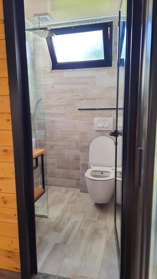 Room With Private Garden Shkoder Ngoại thất bức ảnh